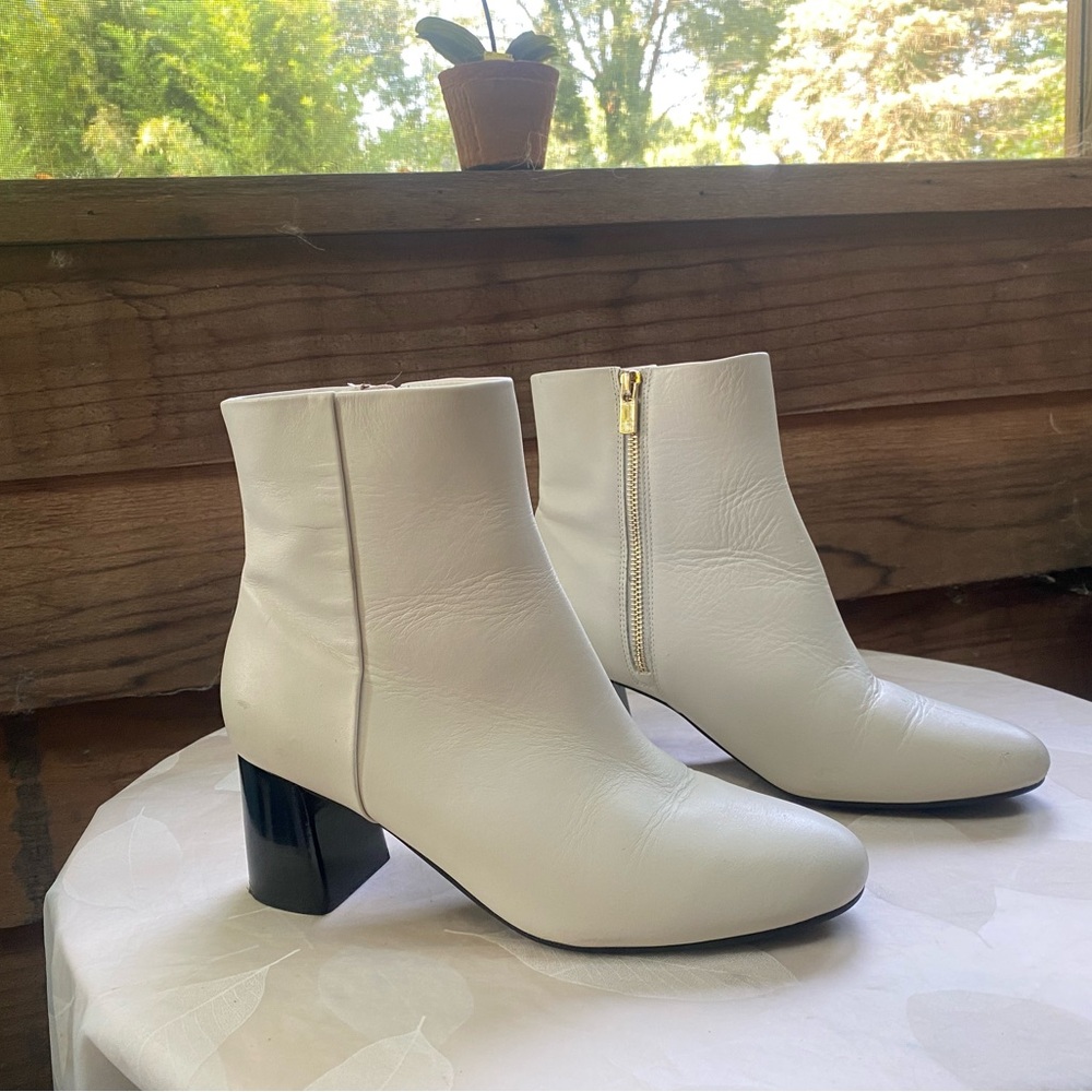 Taryn Rose Cathy Block Heel Booties. Size 8.5 - Picture 1 of 4